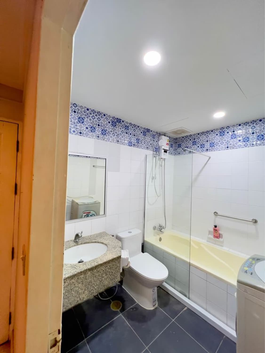 3 Bed Condo for Rent  Near Phloen Chit BTS - Image 5