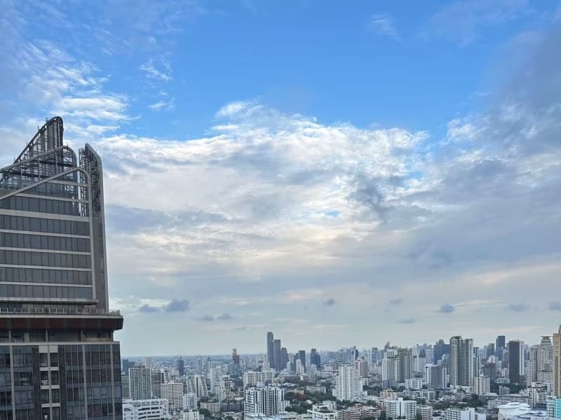 2 Bed Condo for Rent in Ratchathewi