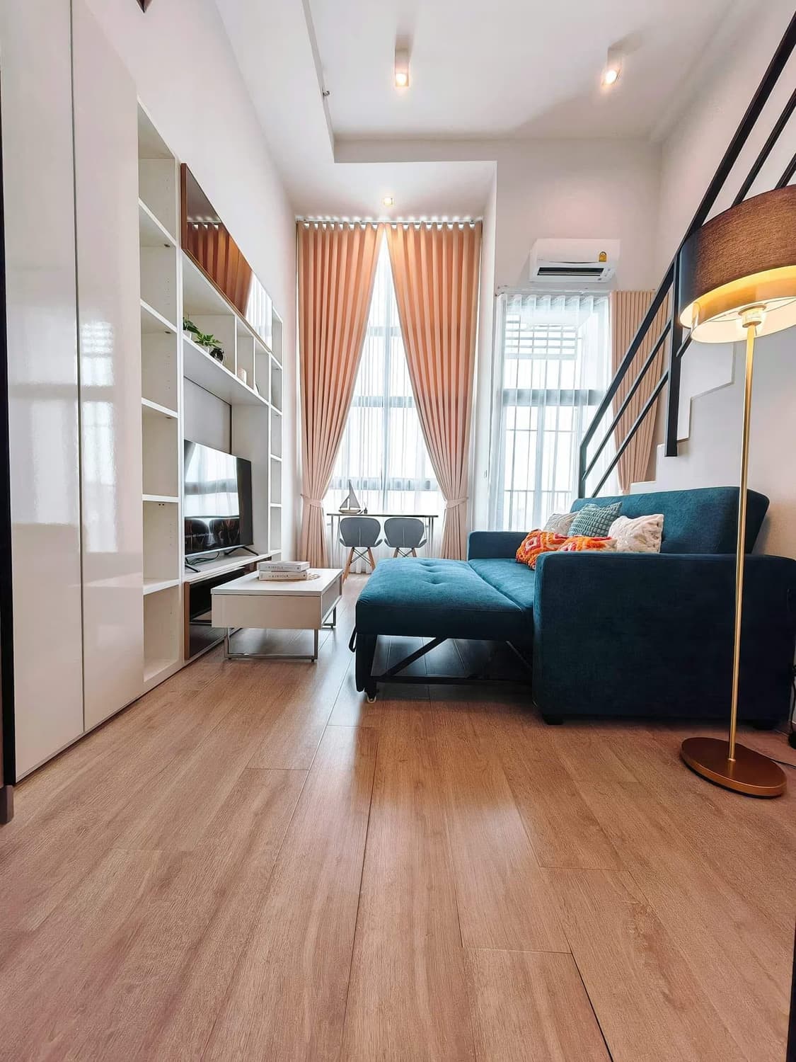 1 Bed Condo for Rent in Huai Khwang - Image 1