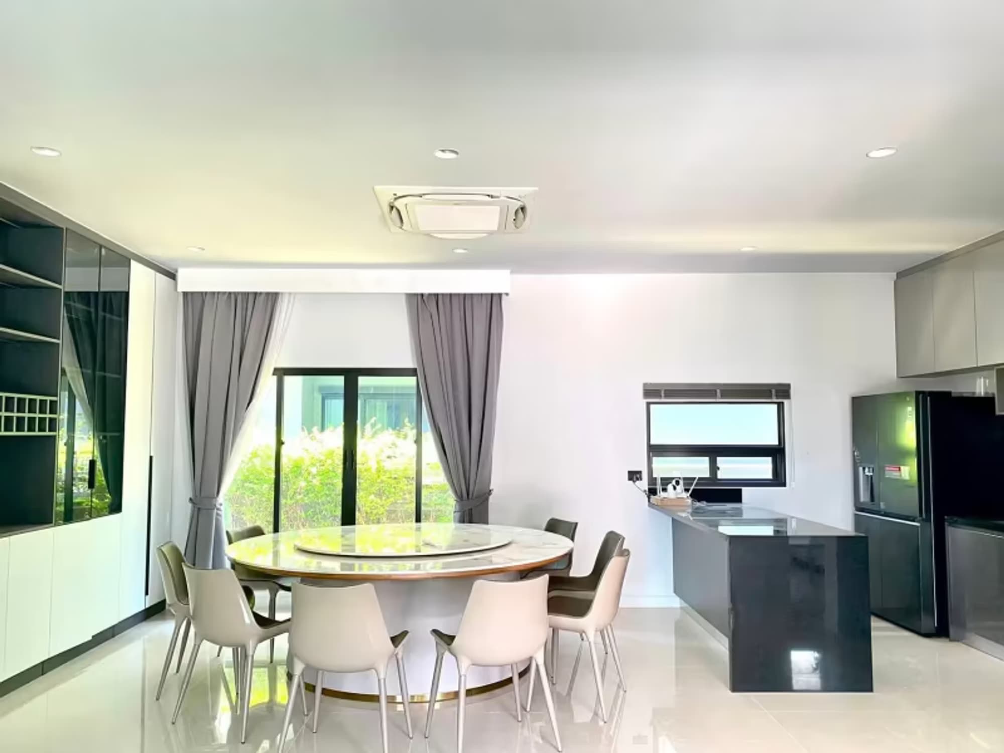 5 Bedroom House - Image 8