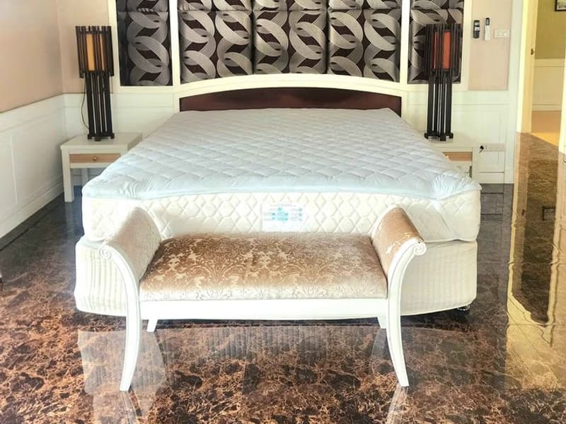 6 Bed House for Rent and Sale in Saraphi