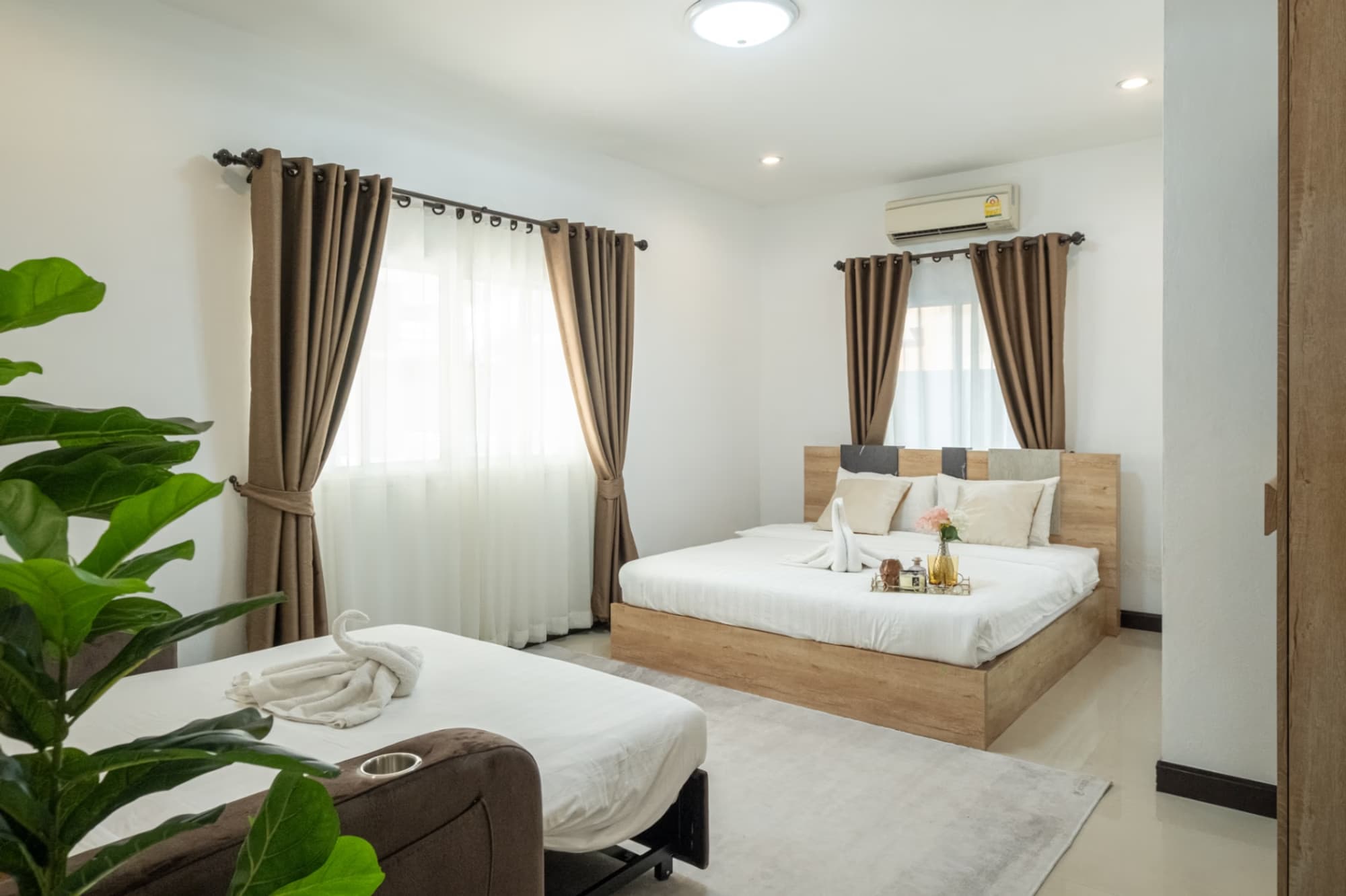 4 Bed House for Rent in Mueang Chiang Mai - Image 11