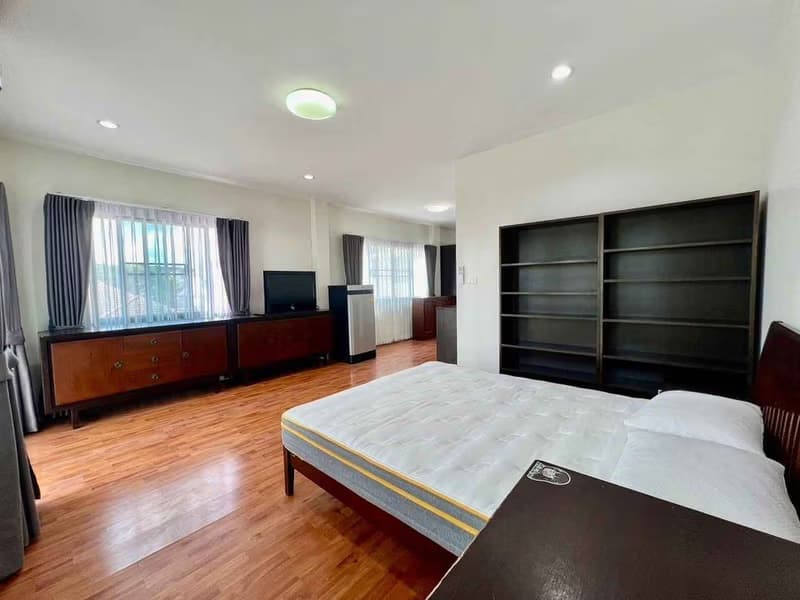 3 Bed Townhouse for Rent in Bang Kapi District
