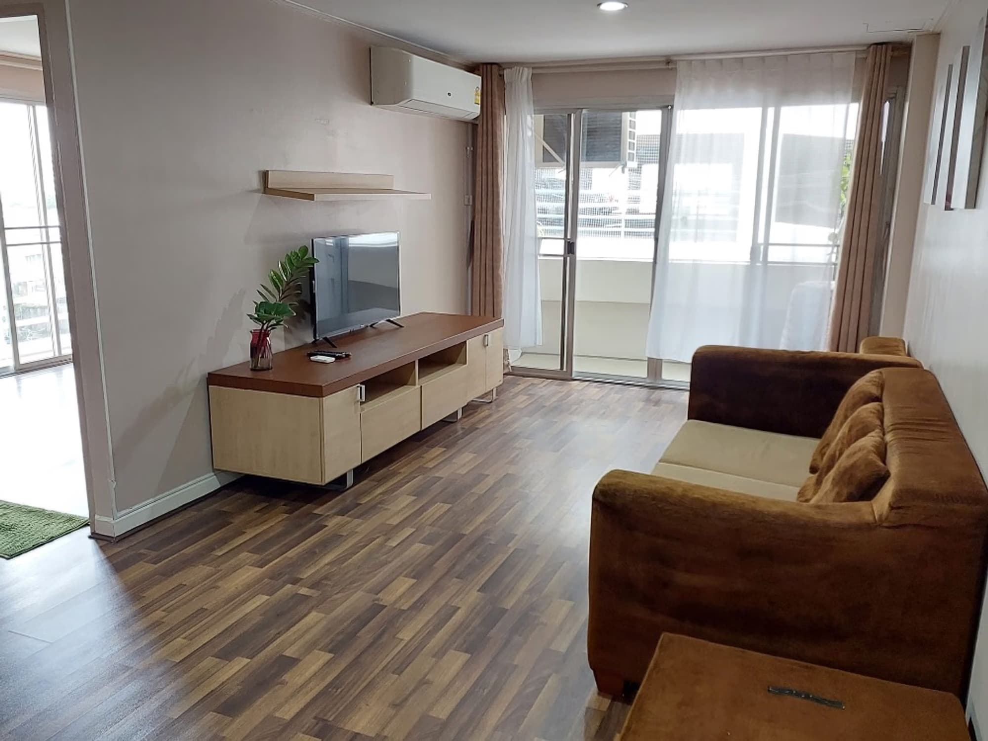 2 Bed Condo for Rent in Khlong Toei - Image 1