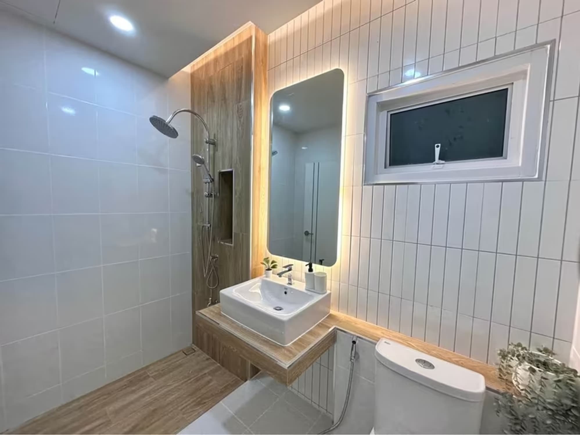  - Image 4