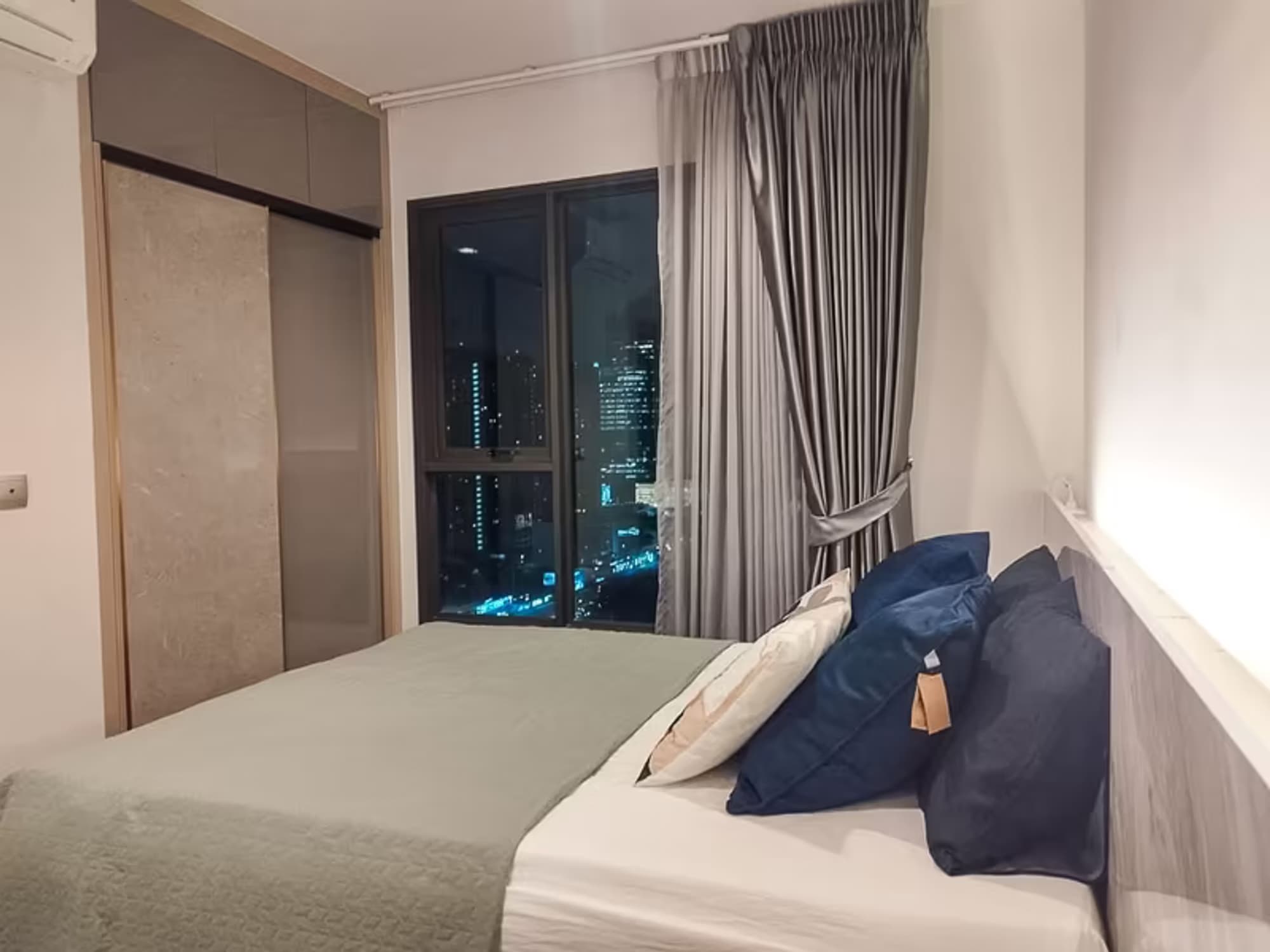 1 Bedroom Condo for Sale at Life Asoke- Rama 9 - Image 3