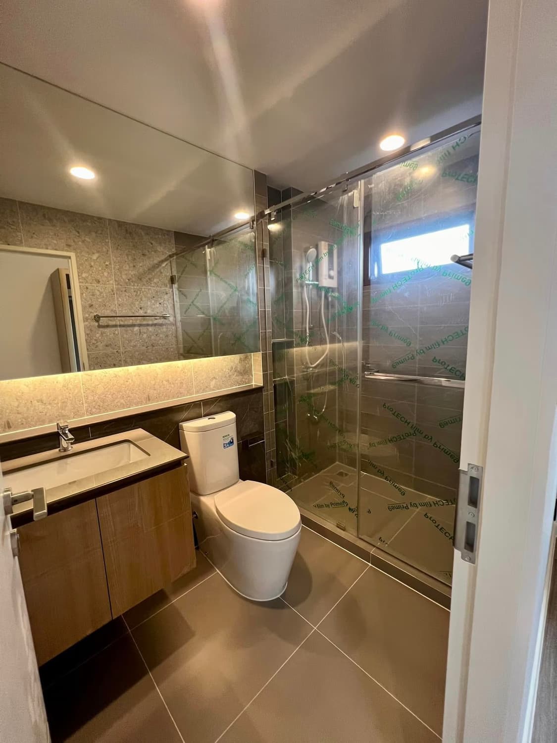 4 Bed House for Rent in Bang Kapi - Image 10