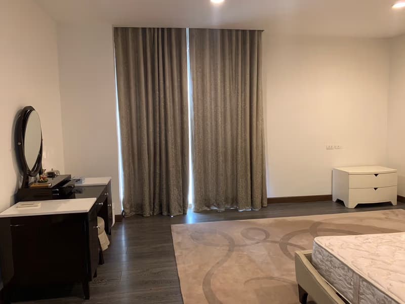Condo for Rent at The Crest Ruamrudee