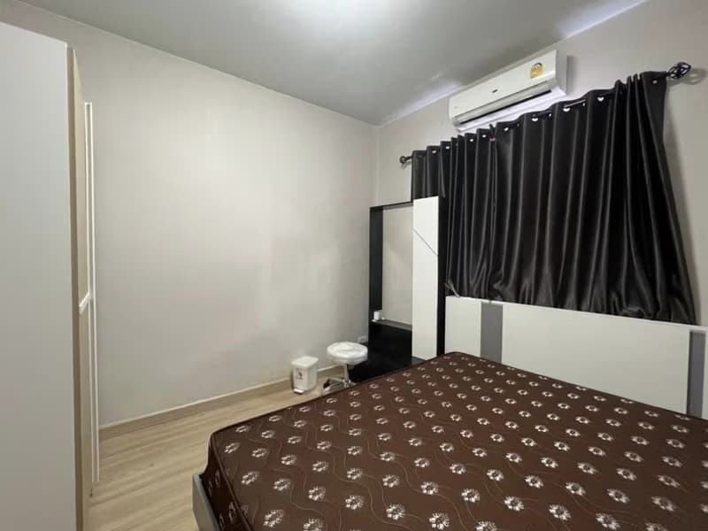 Townhouse for Rent at The Village 3 Bang Na-Wong Waen