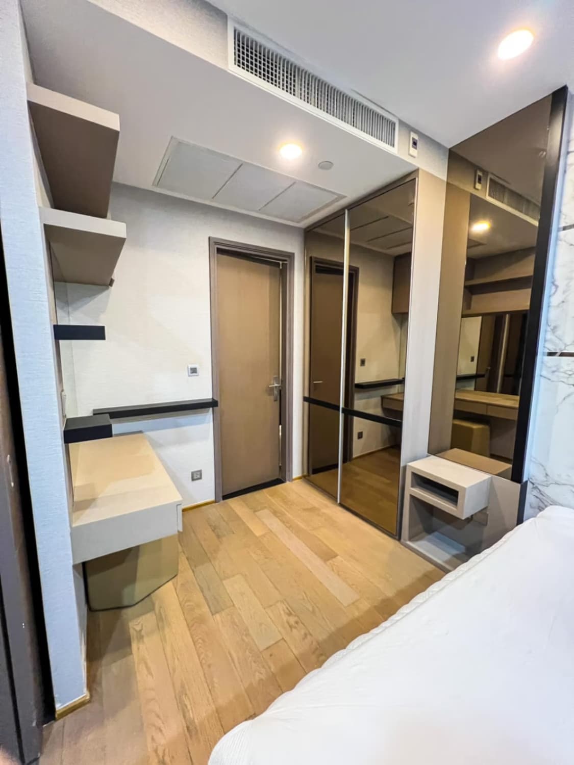 1 Bed Condo for Rent in Bang Rak - Image 9