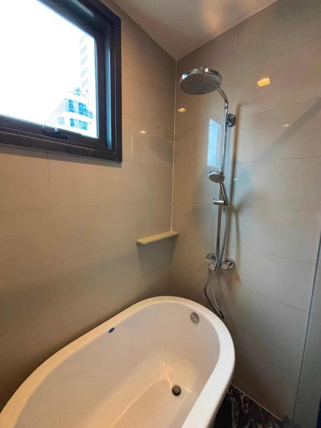1 Bed Condo for Rent in Watthana - Image 4