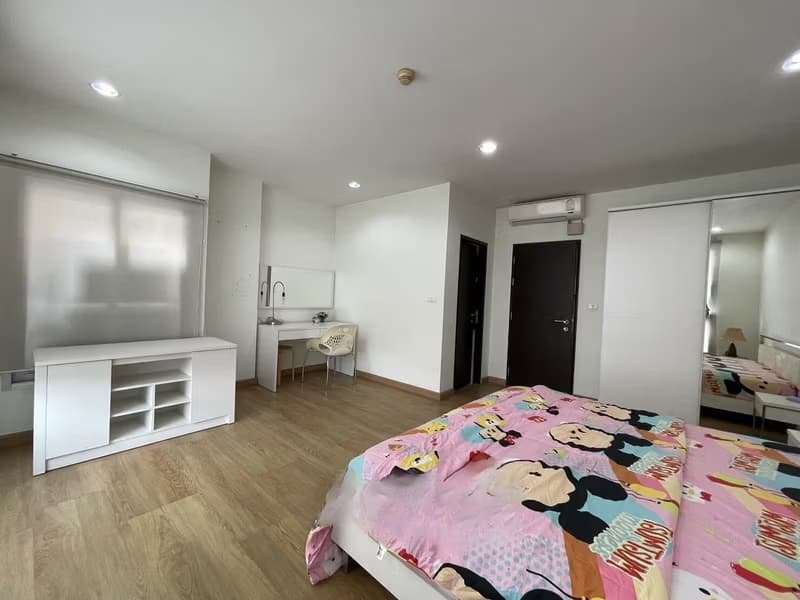 2 Bed Condo for Rent in Khlong Toei