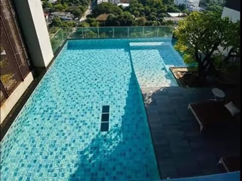1 Bedroom Condo
