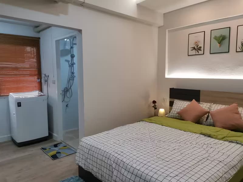 1 Bedroom Condo