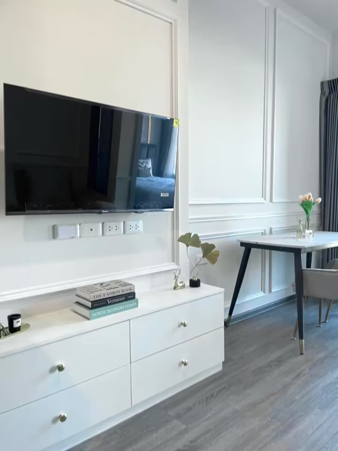 1 Bedroom Condo - Image 1