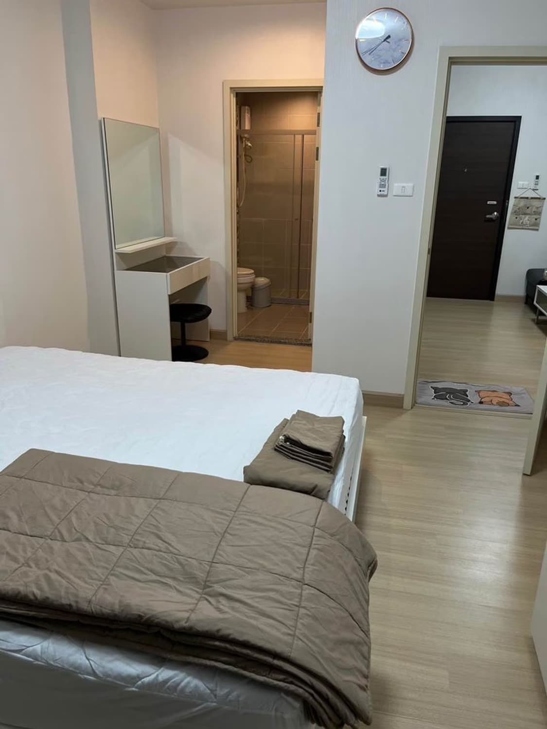 1 Bed Condo for Rent and Sale  Near Phra Ram 9 MRT - Image 5