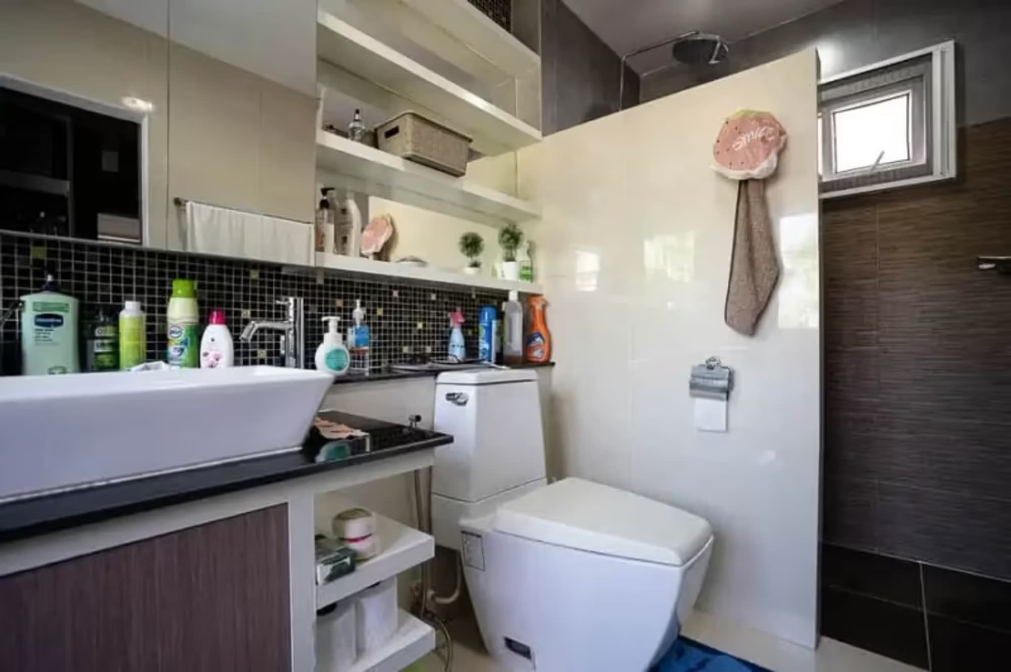 4 Bedroom House - Image 10