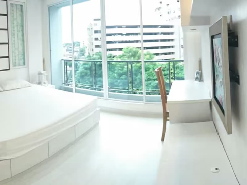 1 Bedroom Condo