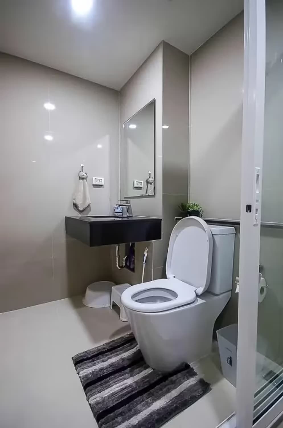 1 Bedroom Condo - Image 5