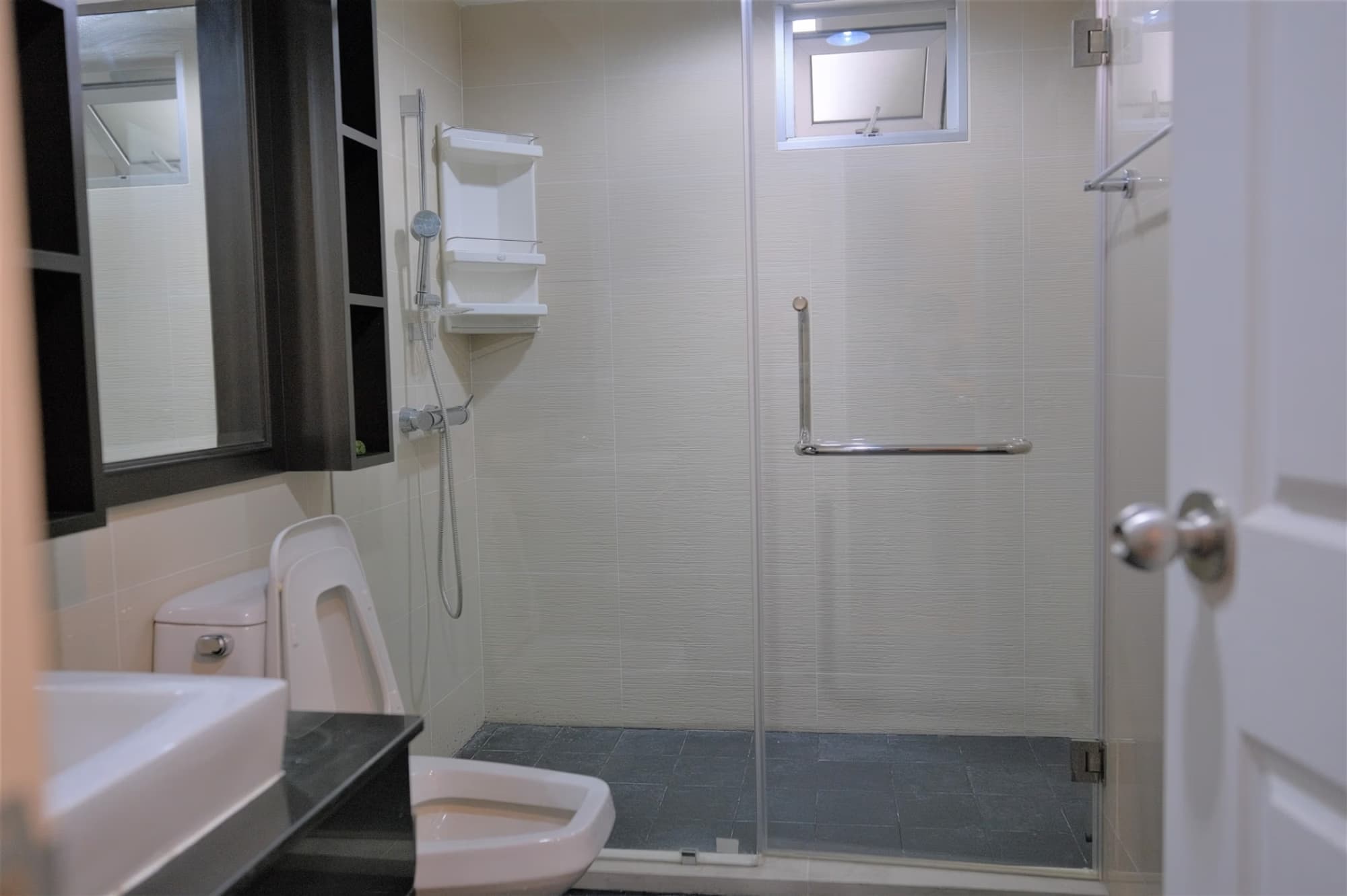 2 ห้องนอน คอนโด สำหรับ จำหน่าย ใน Huai Khwang - Image 9