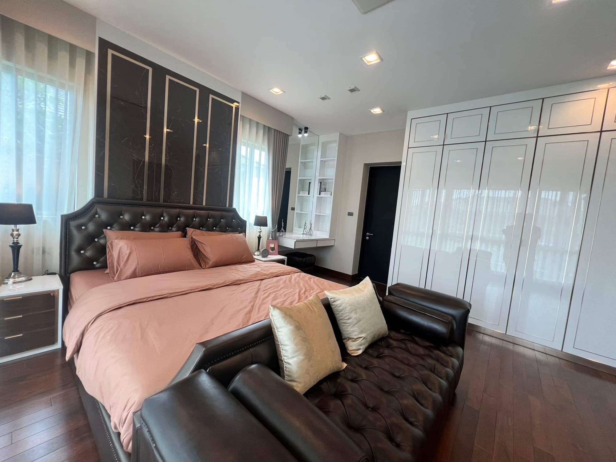 4 Bed House for Sale in Lat Krabang - Image 7
