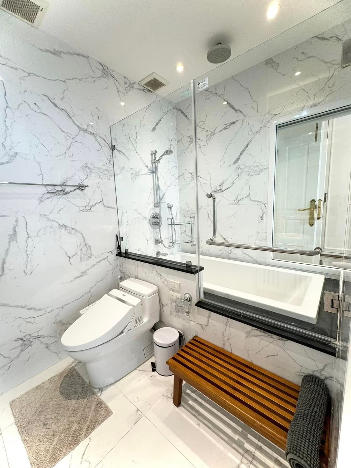 2 Bed Condo for Rent and Sale in Khlong Toei - Image 12