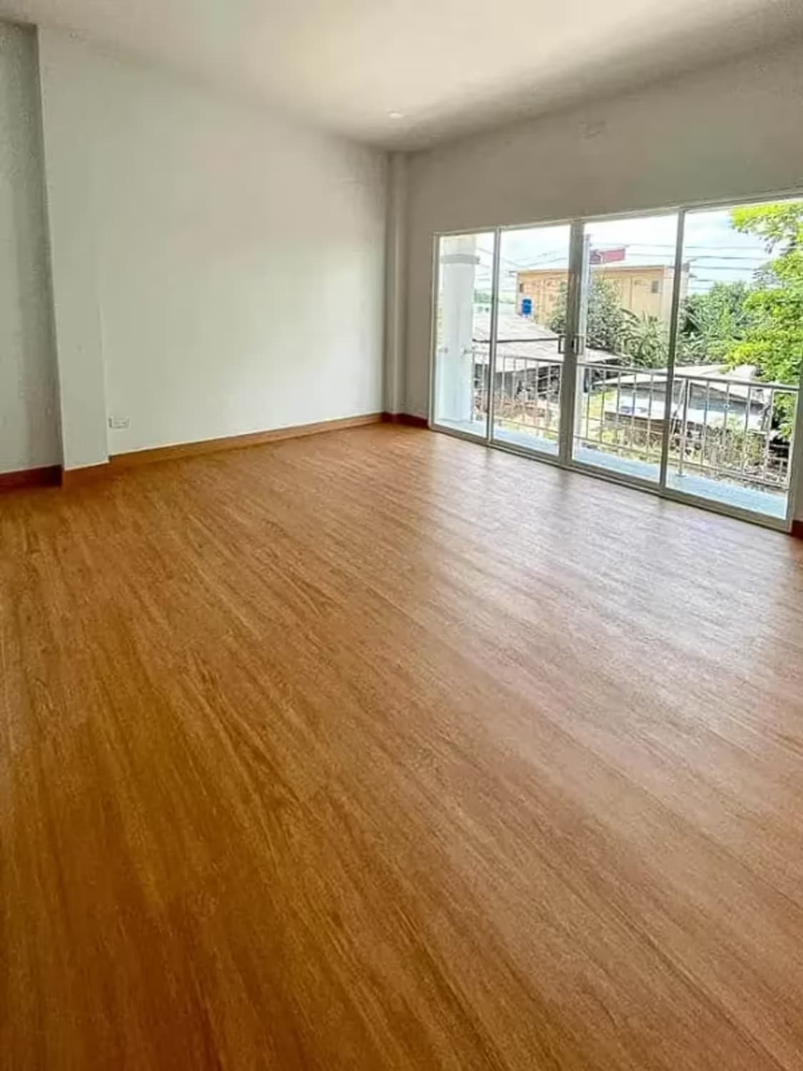 4 Bedroom House - Image 5