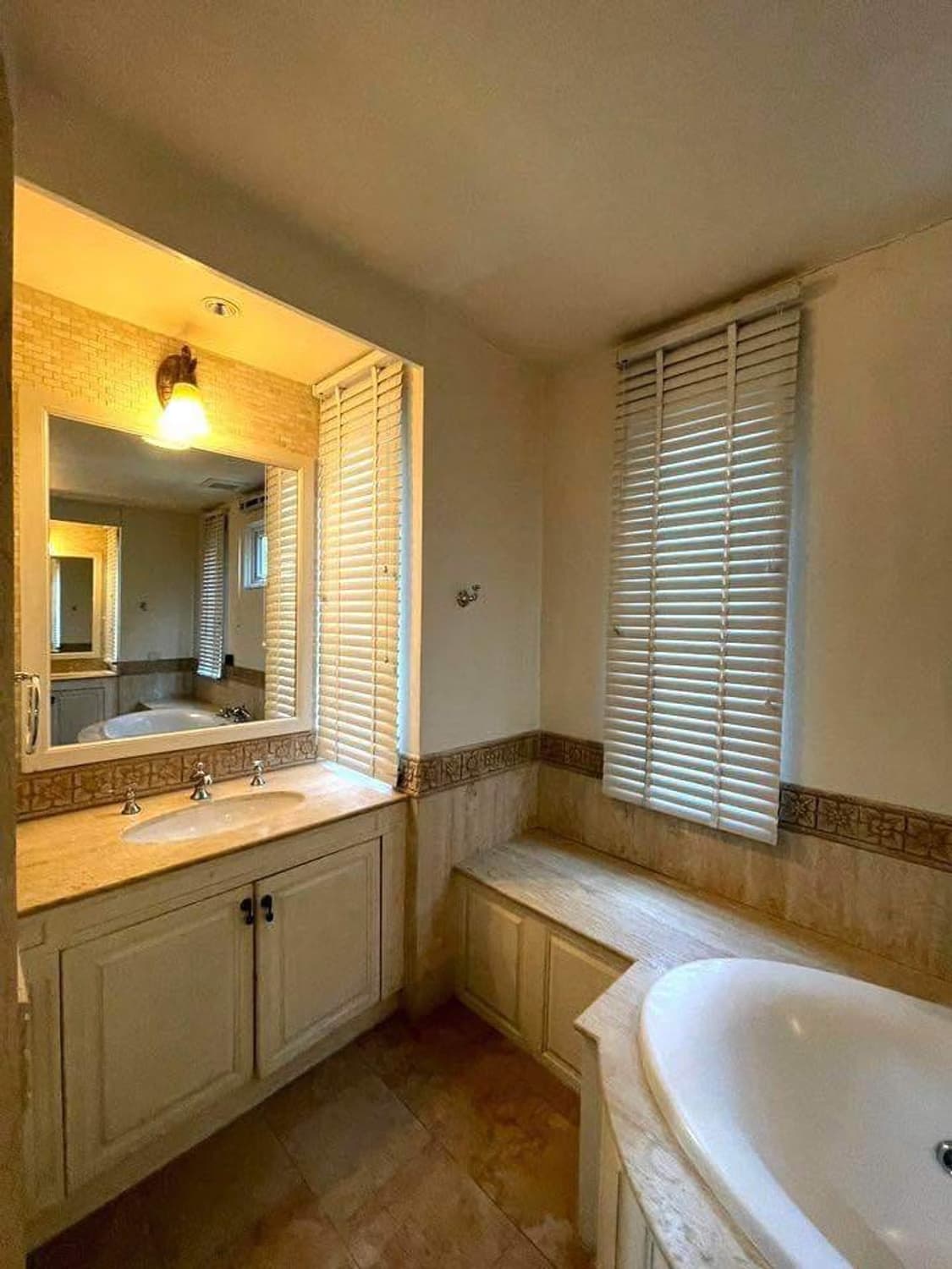 5 Bedroom House - Image 10