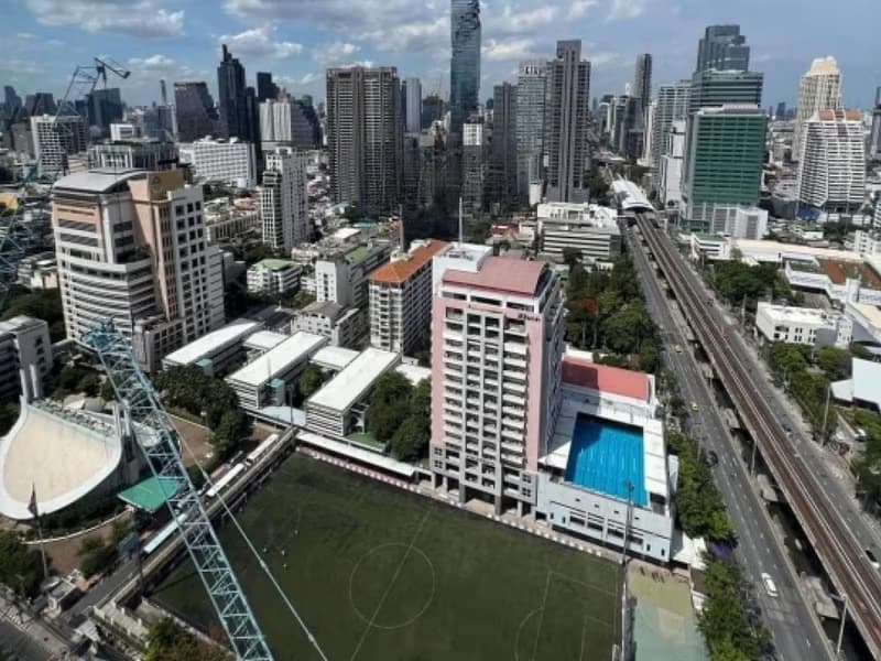 1 Bed Condo for Sale in Bang Rak