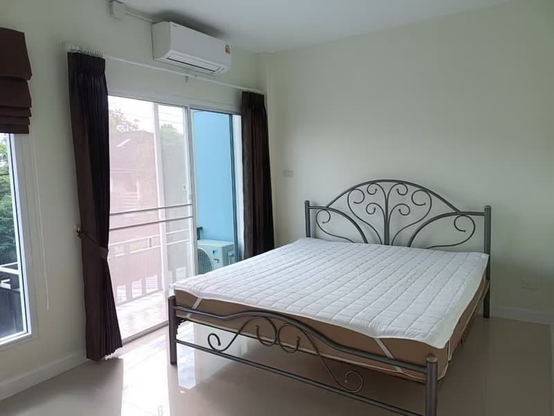 3 Bed Townhouse for Rent in Mueang Chiang Mai