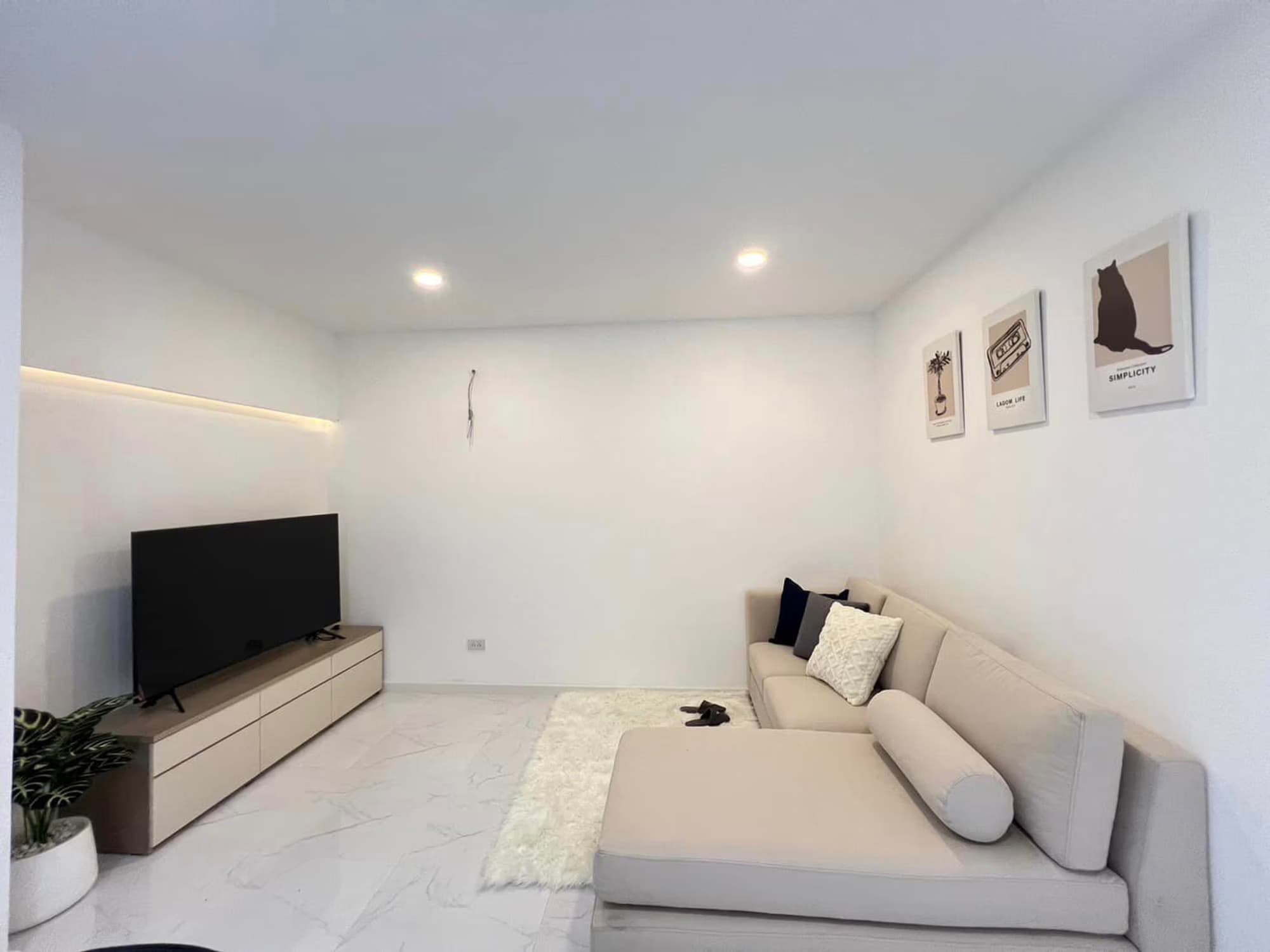 Condo for Sale at SR Complex - Image 1
