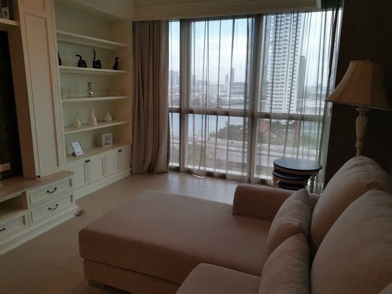 1 Bed Condo for Rent in Khlong San