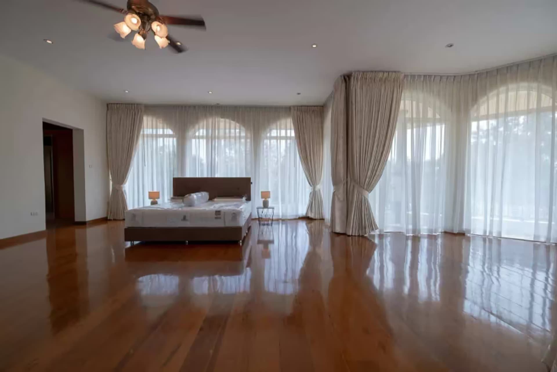 5 Bedroom House - Image 9