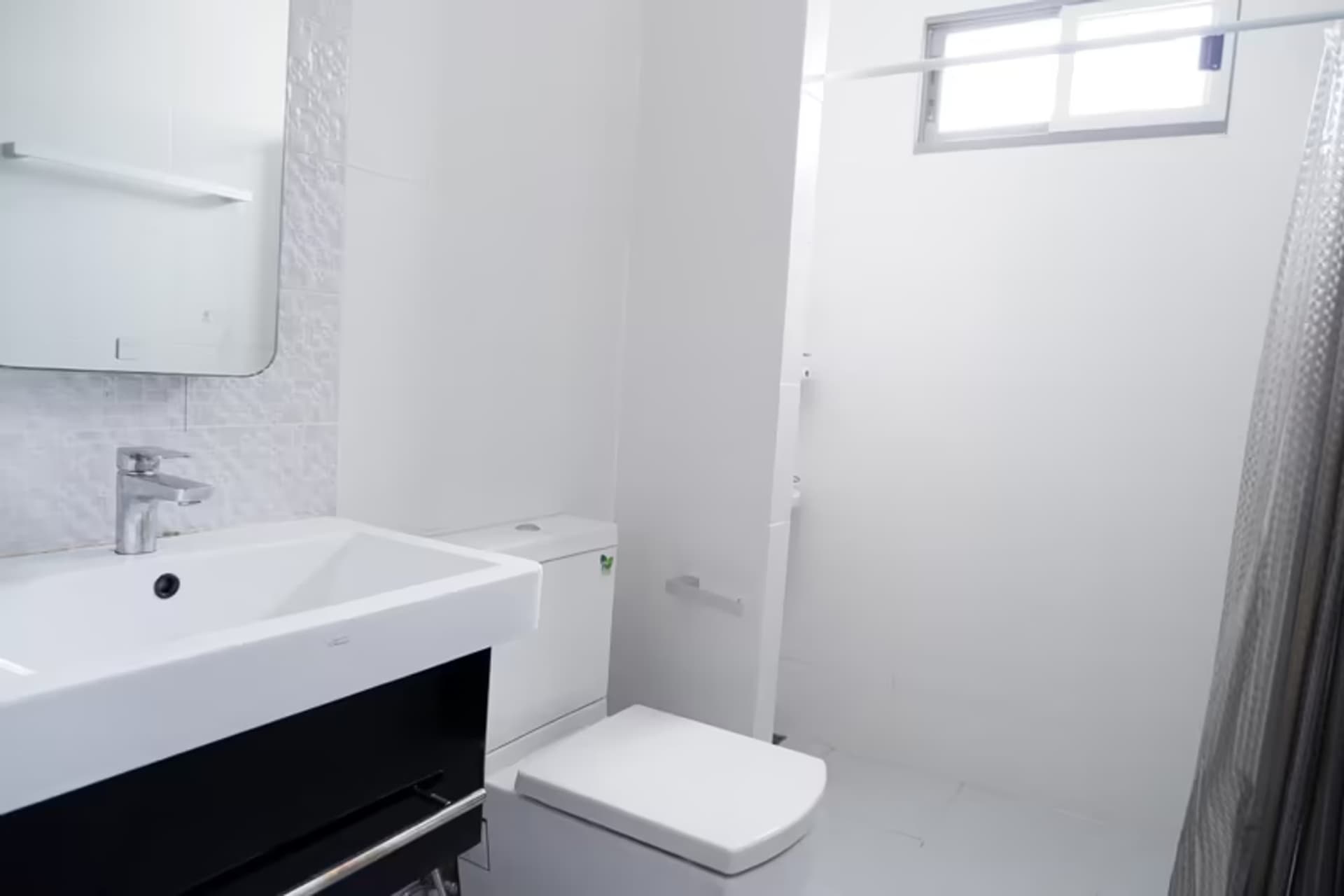 4 Bedroom House - Image 39