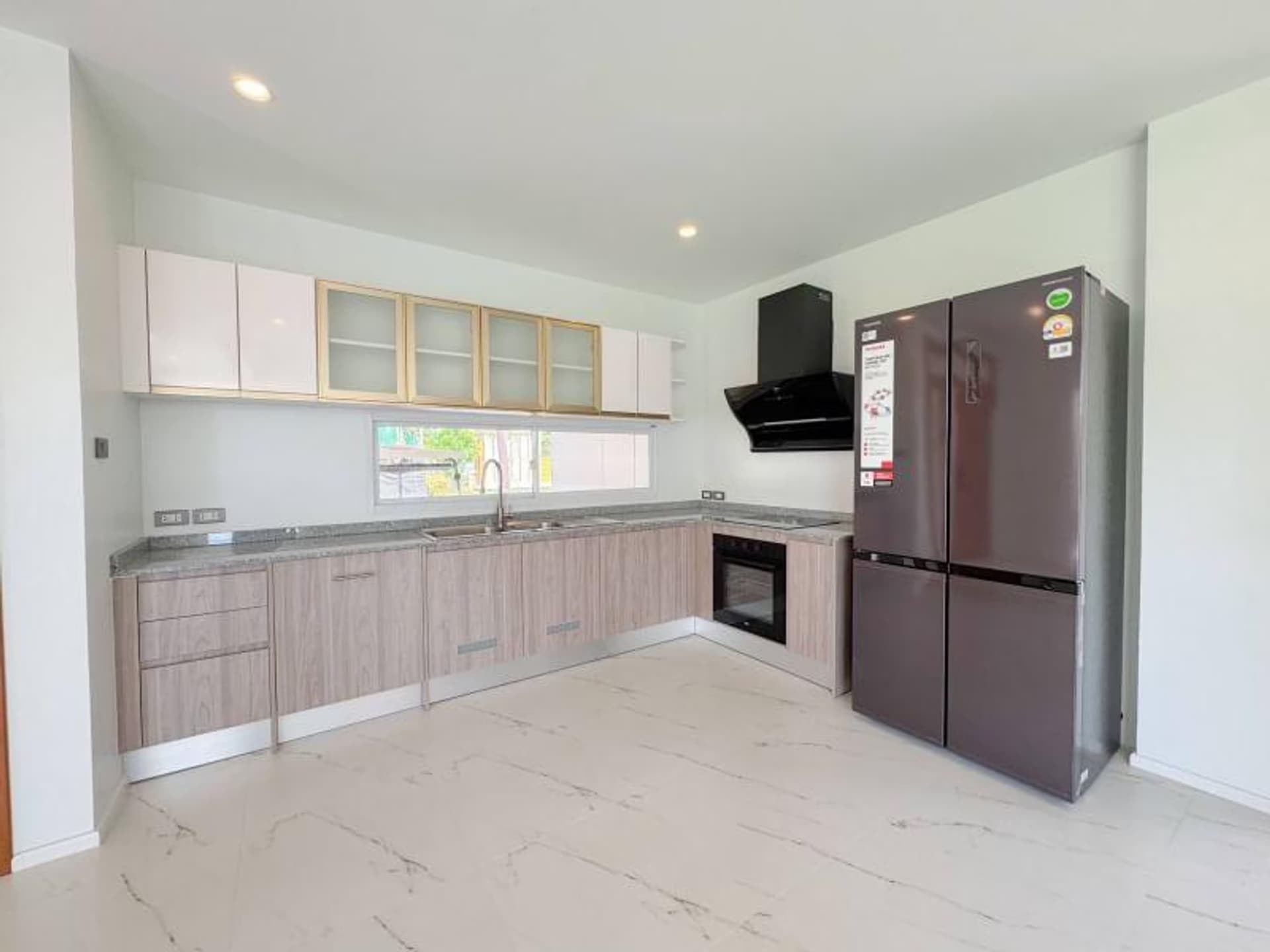 4 Bed House for Rent in San Kamphaeng - Image 5