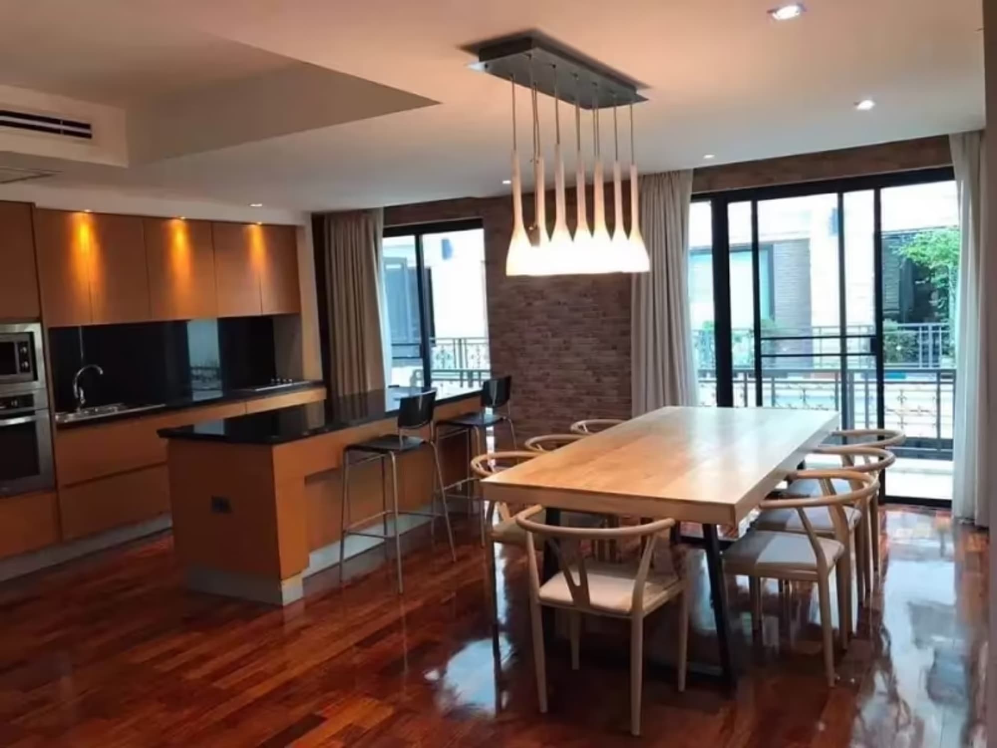 4 Bedroom House - Image 4