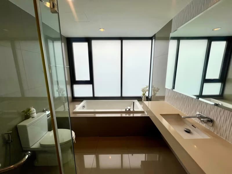 2 Bed Condo for Sale in Khlong Toei