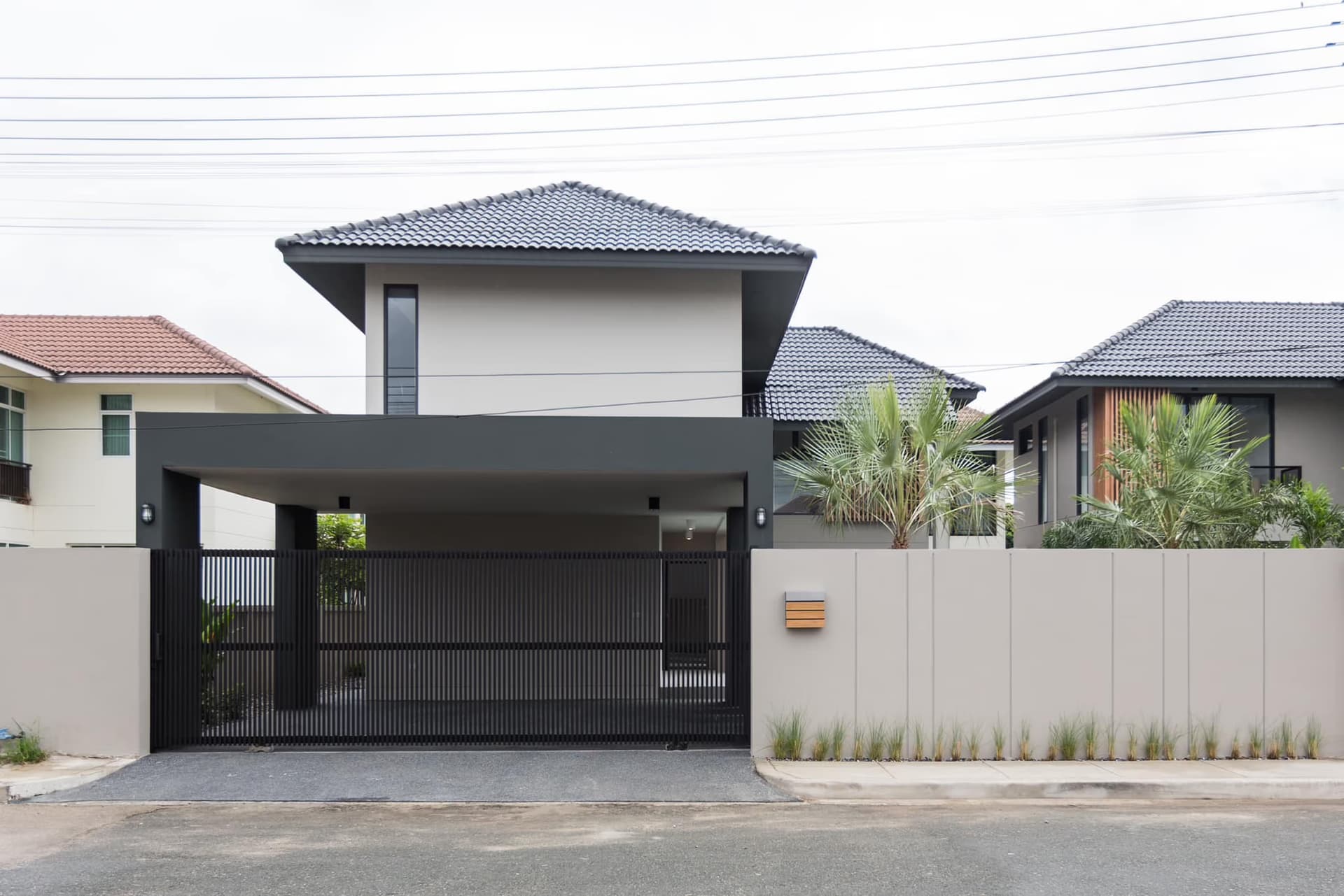 4 Bed House for Rent in Hang Dong - Image 2