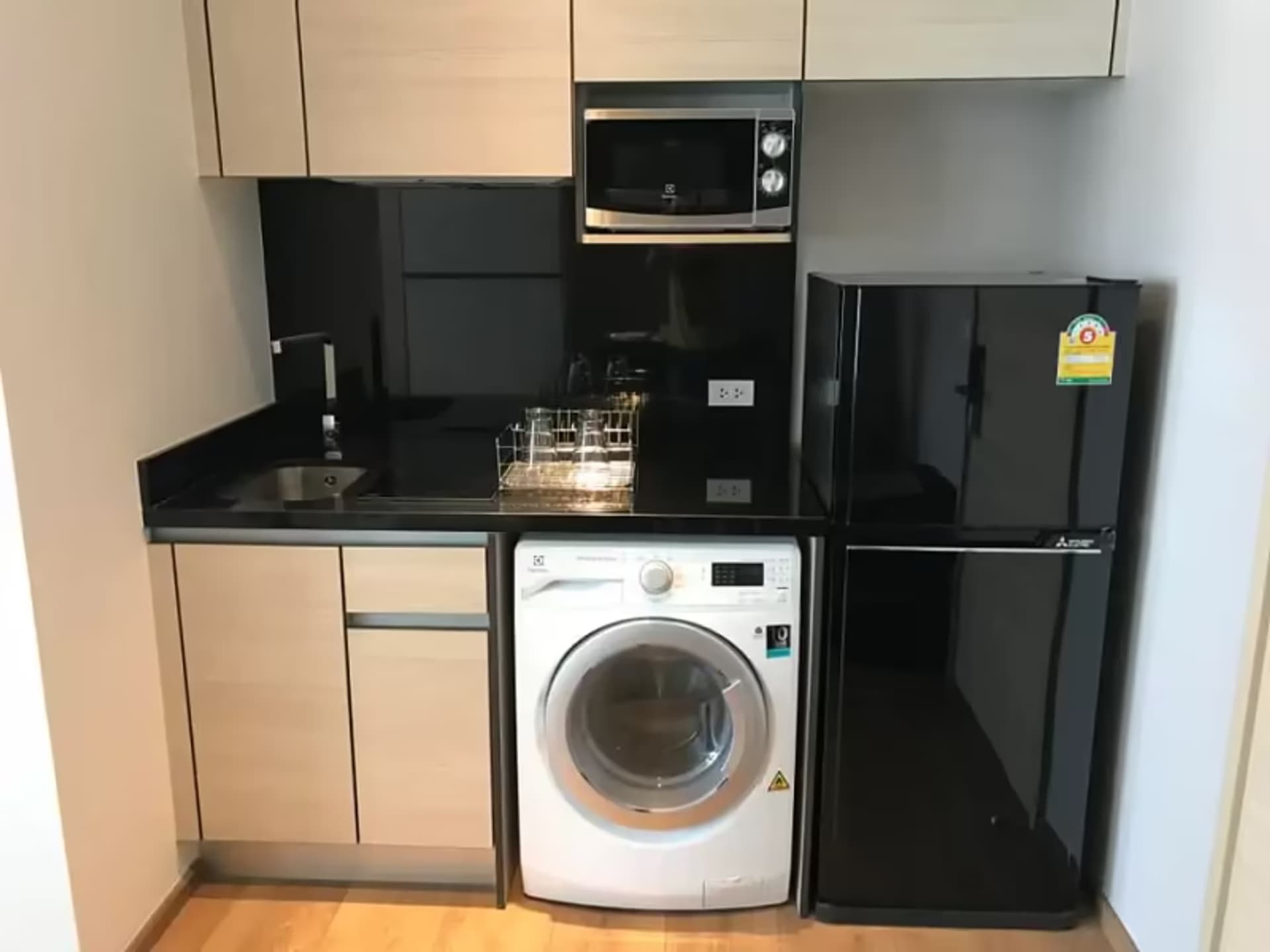 1 Bedroom Condo - Image 1