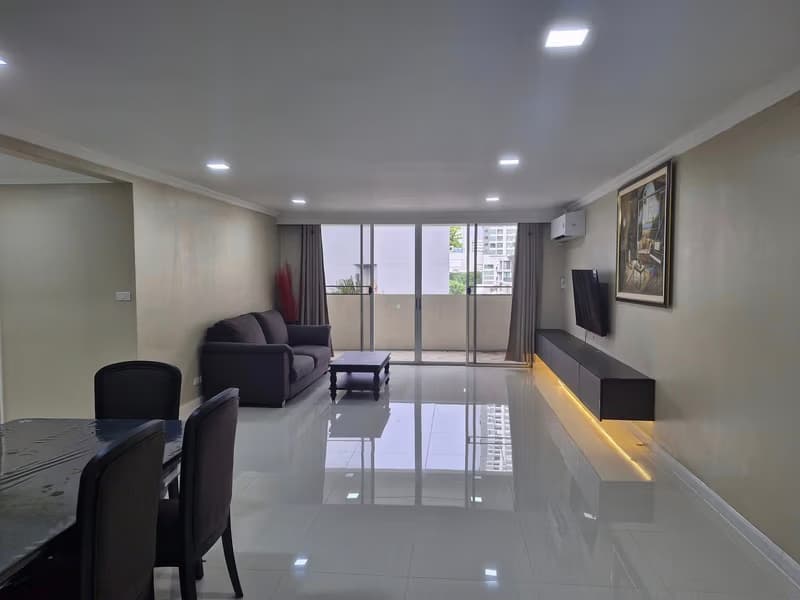 3 Bed Condo for Rent in Watthana