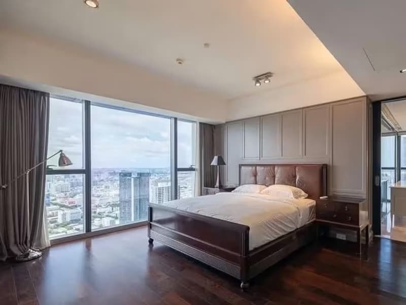 Condo for Rent at The Met Condominium