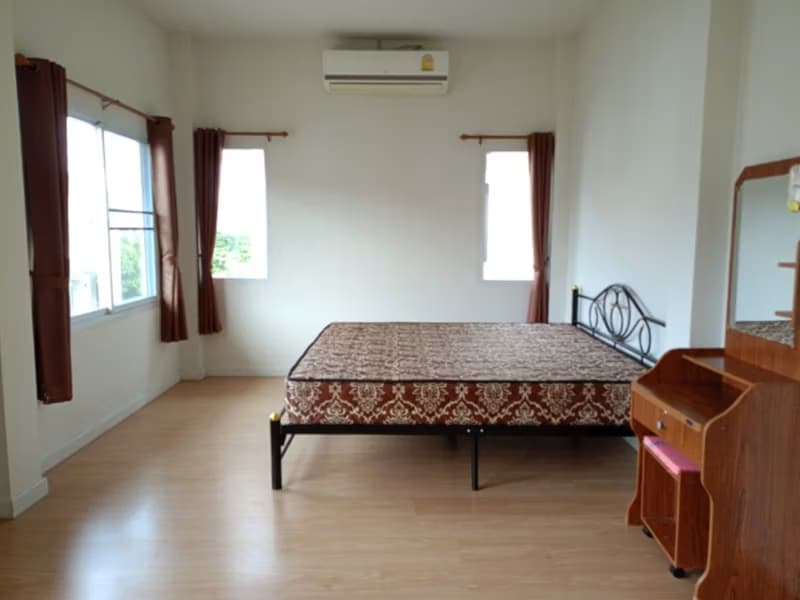 3 Bed House for Rent in Saraphi