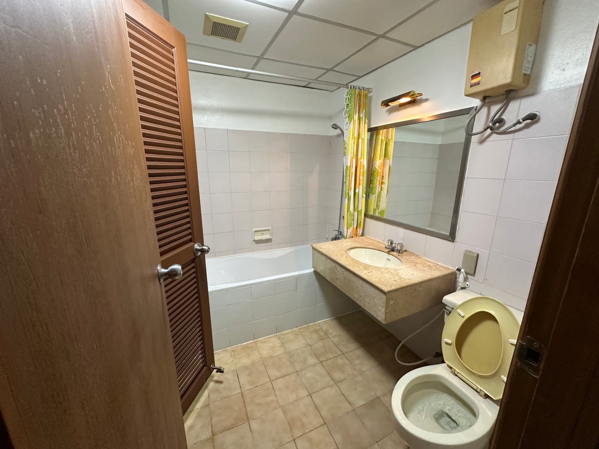 2 Bed Condo for Sale in Watthana - Image 10