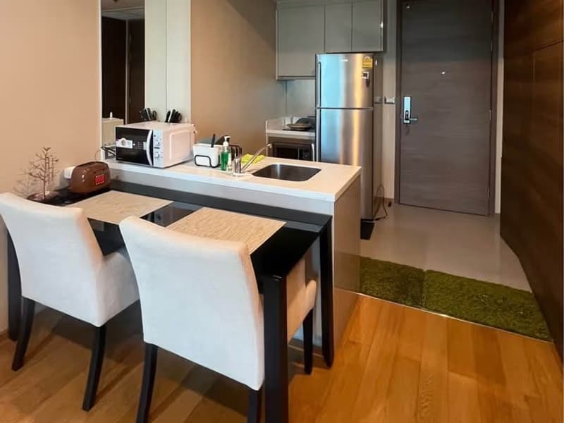 1 Bed Condo for Rent in Bang Rak