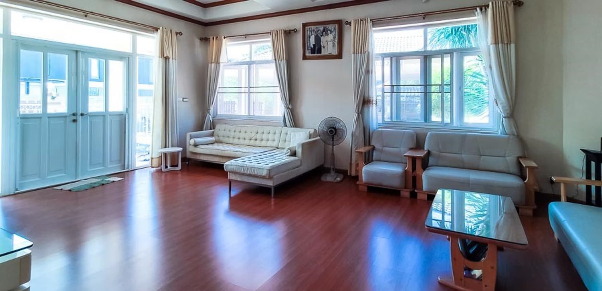 7 Bedroom House - Image 3