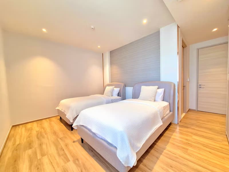 Condo for Rent at Bearing Residence  