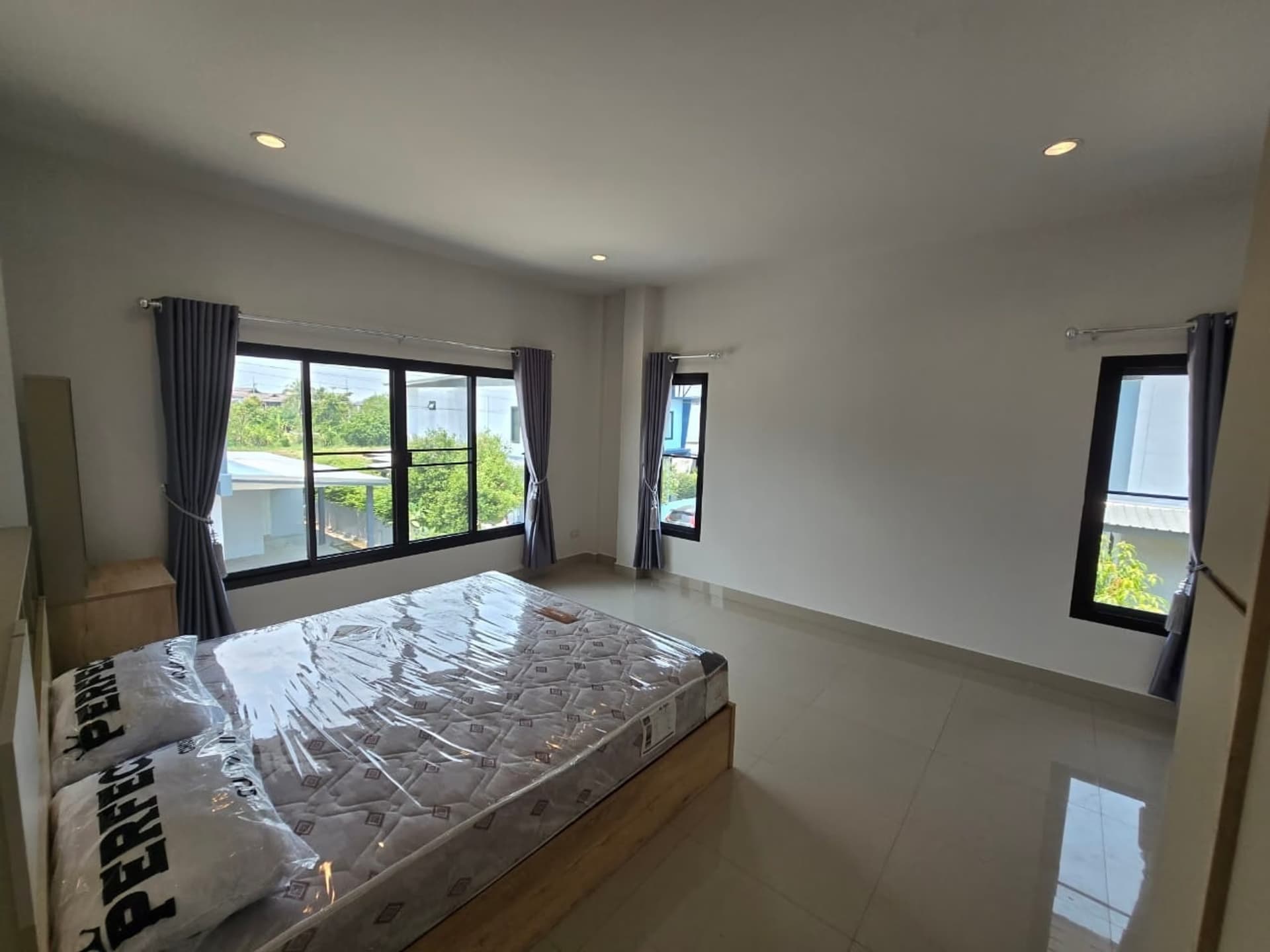 2 Bed House for Rent in Hang Dong - Image 6