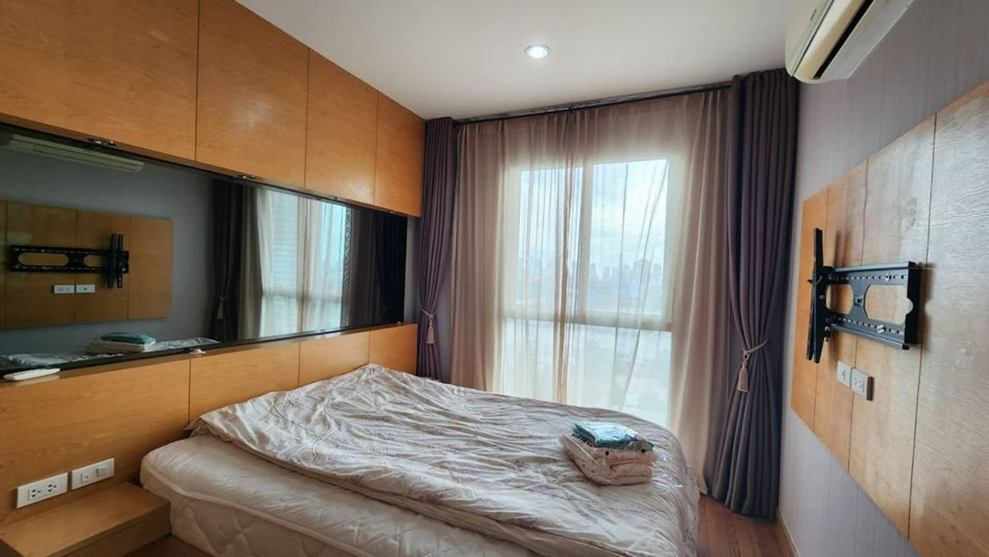 1 Bed Condo for Sale  Near Phra Ram 9 MRT - Image 2