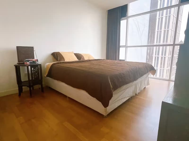  Urbana Sathon