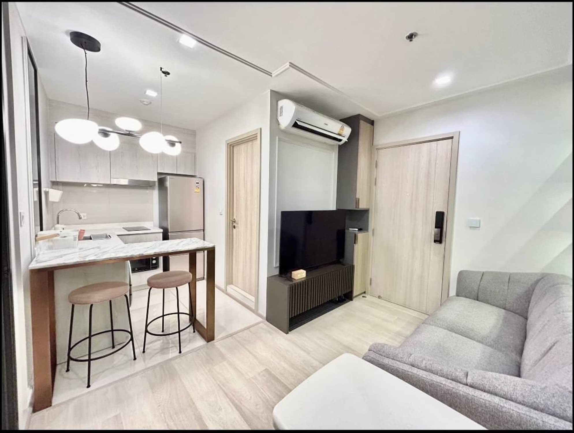 1 Bed Condo for Rent in Pathum Wan - Image 1